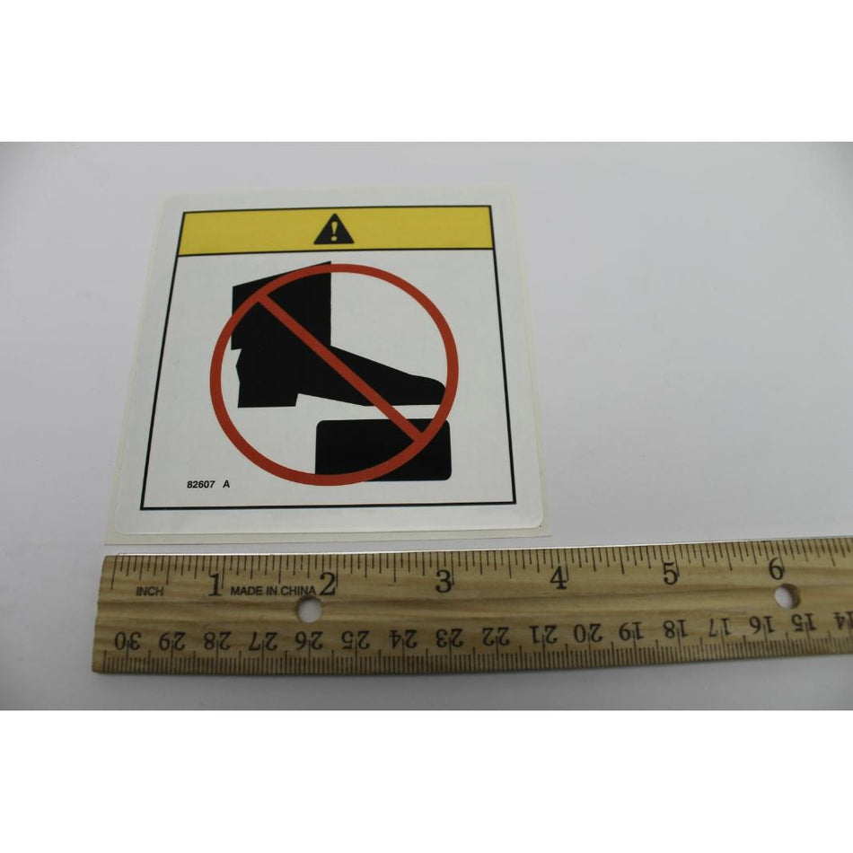 Genie Part # 82607. 82607GT - DECAL. CAUTION. NO STEP***